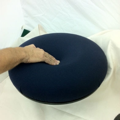 מושב מסתובב למניעת לחץ על פצעים